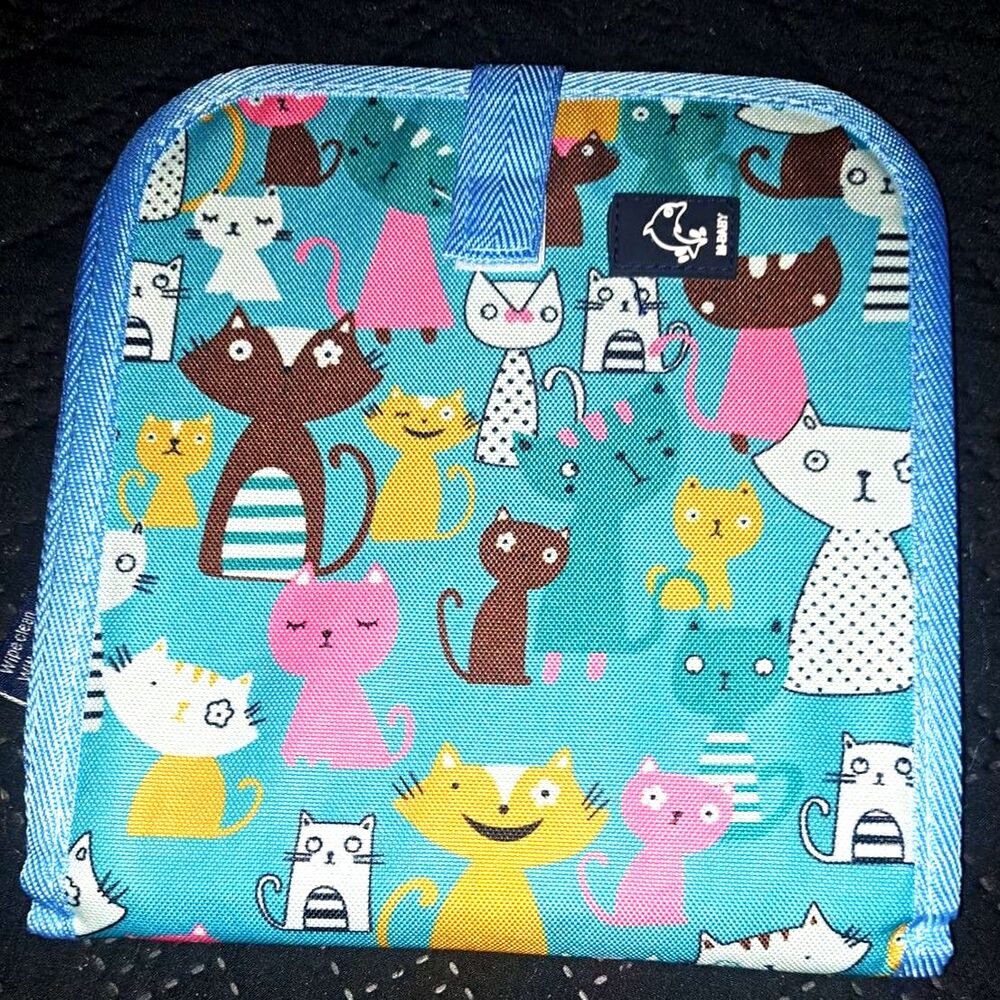 NIB-ADORABLE Padded 14 page reusable drawing book with markers for kids